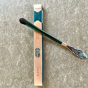 Florasis Soft Blooming Semi-Matte Eye Smudge Brush Luxury